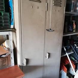 Ripostiglio metallico due ante