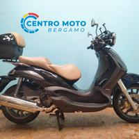 Piaggio Beverly Cruiser 500 con Akrapovic