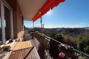 Ceriale si propone trilocale con vista mare