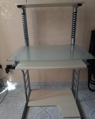 Scrivania in vetro e ferro