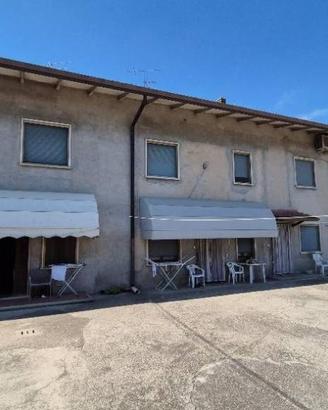 Immobile in asta di 169 m² con 2 locali e box auto