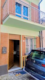 Casa di fila da terra a cielo