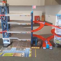 Garage pista per macchinine