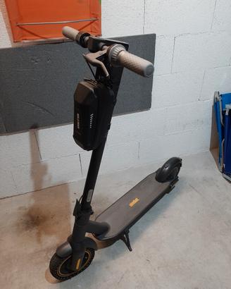 monopattino segway max g30