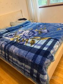 Coperta una piazza e mezza
