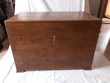 Baule in legno massiccio 