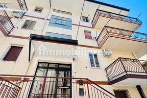 Trilocale in via Provinciale (Guardavalle Marina)