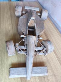 Auto in legno modellino 
