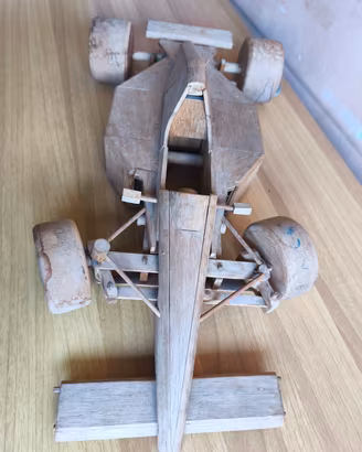 Auto in legno modellino 