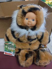 bambola vintage con costume di animale 