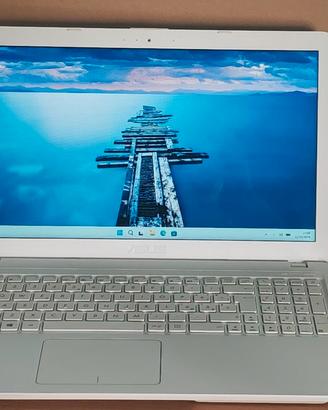 Portatile Asus i3 vga 2gb ssd 250gb ram 8gb