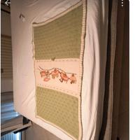 copertina, non di baby culla, ricamata