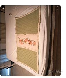 copertina, non di baby culla, ricamata