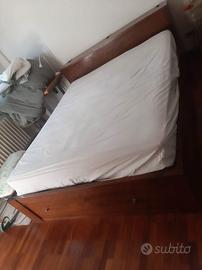 Letto matrimoniale legno massello con cassettoni