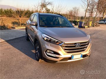 Hyundai Tucson 1.7 CRDi con gancio traino