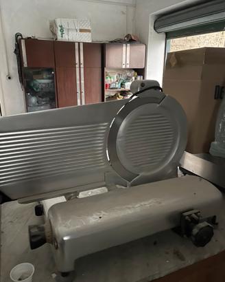 Affettatrice per macelleria