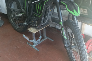 I talaria con diversi accessori