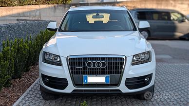 Audi Q5 quattro 2.0 TDI 143 cv. bianca del 2011