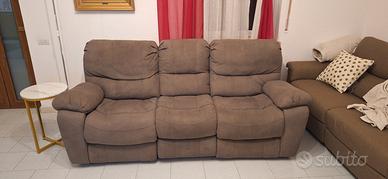 Divano molto comodo estendibile