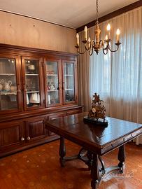 Vetrina in legno massello