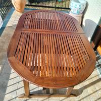 Tavolo da esterno in legno allungabile