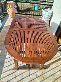 Tavolo da esterno in legno allungabile
