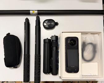 Videocamera Insta360 X4 + tanti accessori