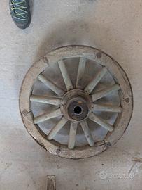 Ruote carro  in legno e ferro antiche 