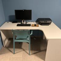 Scrivania postazione pc/lavoro