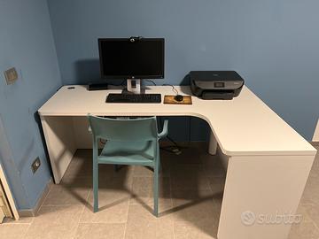 Scrivania postazione pc/lavoro