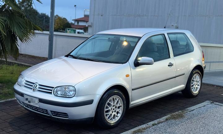 Volkswagen Golf 4 1.6 Highline