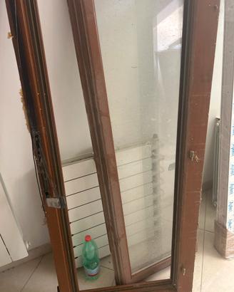 Finestre di legno dopoio vetro di varie misure