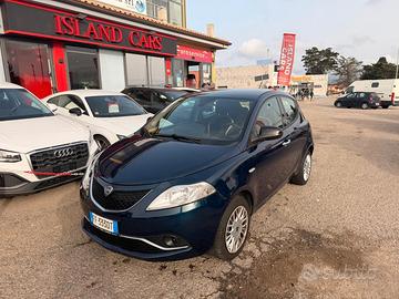 Lancia Ypsilon 1.2 69 CV 5 porte Gold