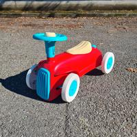 Macchinina cavalcabile Clementoni