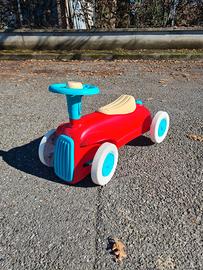 Macchinina cavalcabile Clementoni