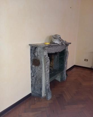 Antica cornice camino 