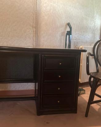 Scrivania + poltroncina