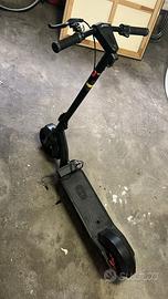 Monopattino elettrico LEXGO R10