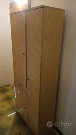 PICCOLO ARMADIO CON 3 SCOMPARTI