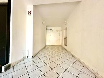 NEGOZIO A TORTONA