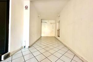 NEGOZIO A TORTONA