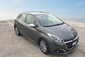 Peugeot 208 BlueHDI 100CV