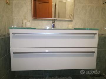 Mobile bagno con lavabo in cristallo