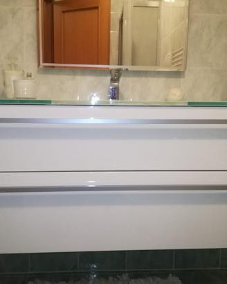 Mobile bagno con lavabo in cristallo