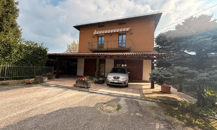 Spazio commerciale uggiate trevano