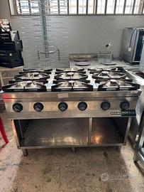 Cucina 6 fuochi a GAS aperta - 1200X700