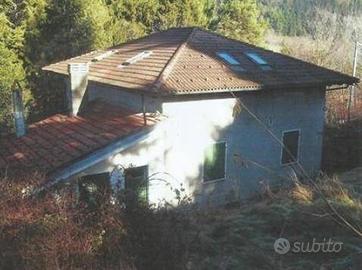Immobile in asta di 373 m² con più di 5 locali e b