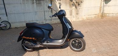 Vespa 300 gts Super Sport