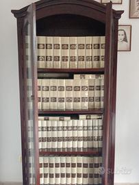 credenza con enciclopedia UTET 