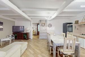 Ampio trilocale ristrutturato con box e magazzino